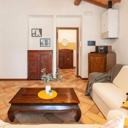 La Ginestra Con Piscina Privata ウンベルティデ